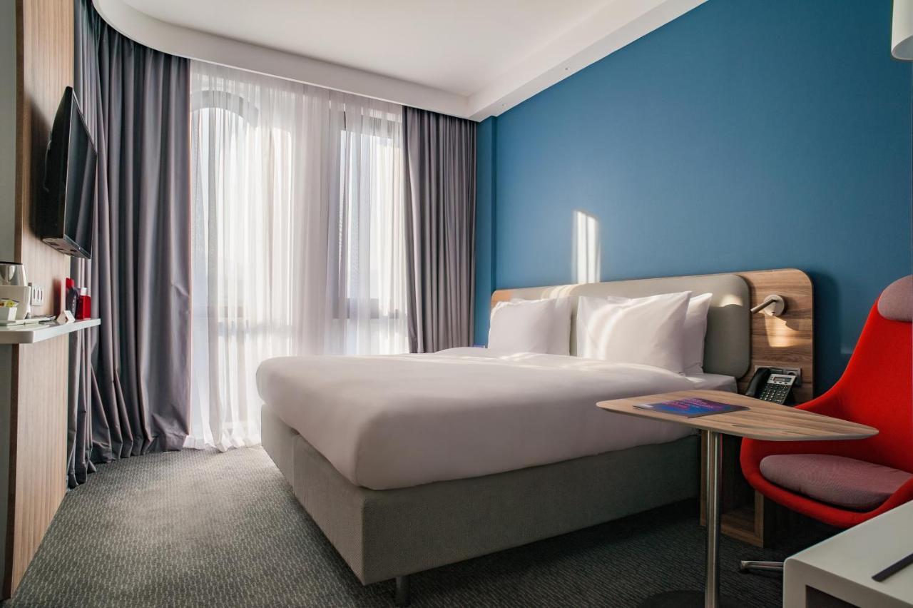 Holiday Inn Express Tbilisi Avlabari By Ihg Exterior photo