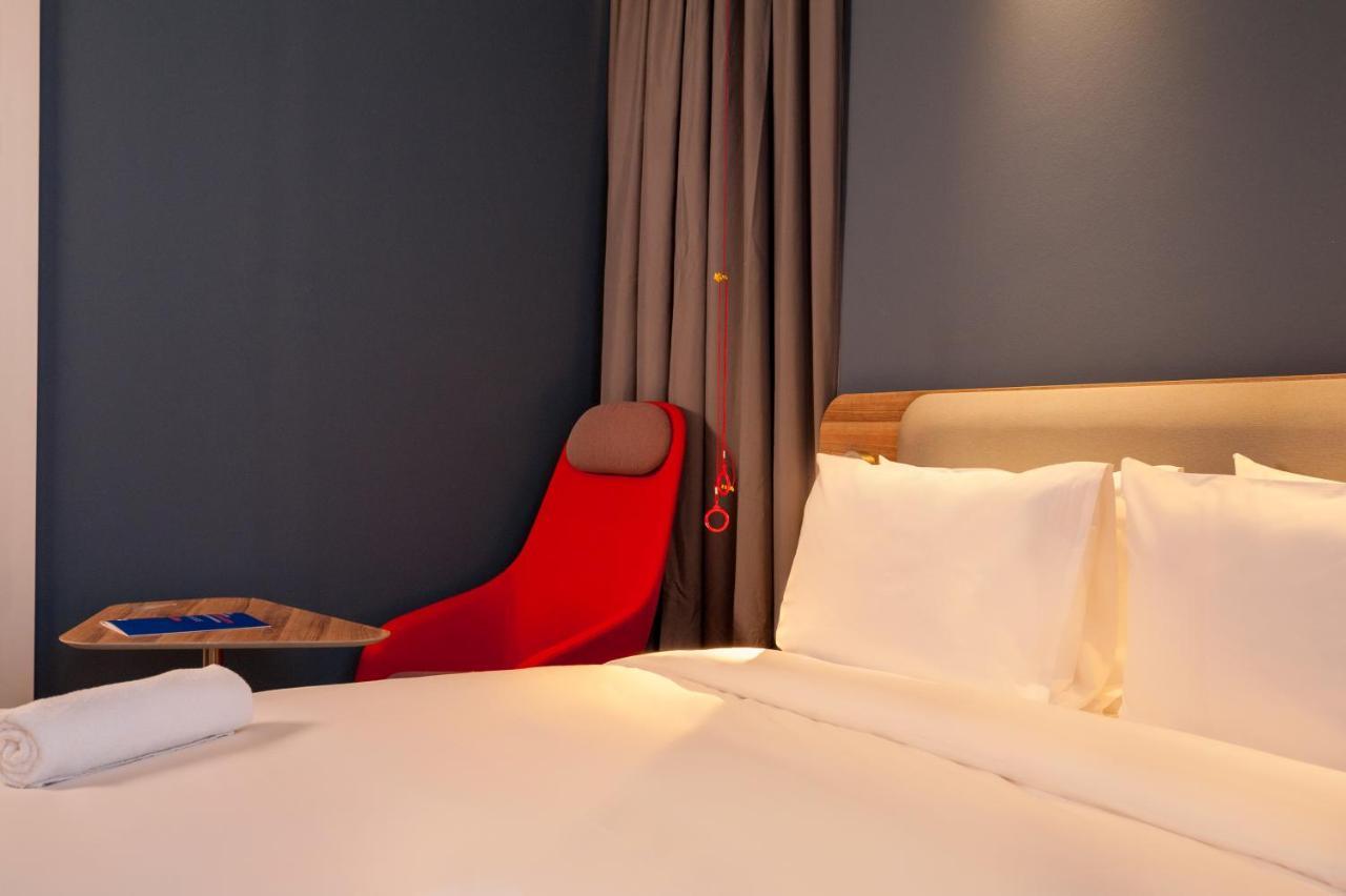Holiday Inn Express Tbilisi Avlabari By Ihg Exterior photo