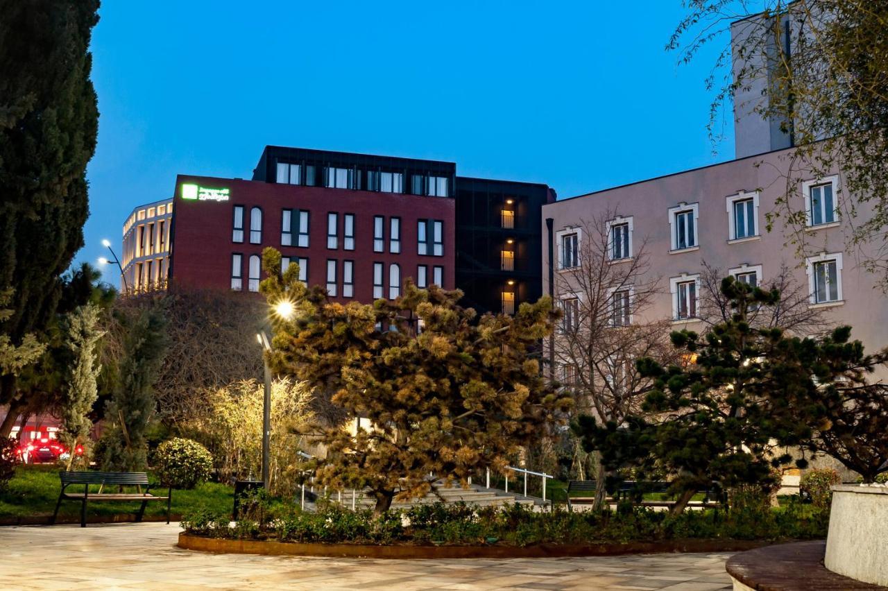 Holiday Inn Express Tbilisi Avlabari By Ihg Exterior photo