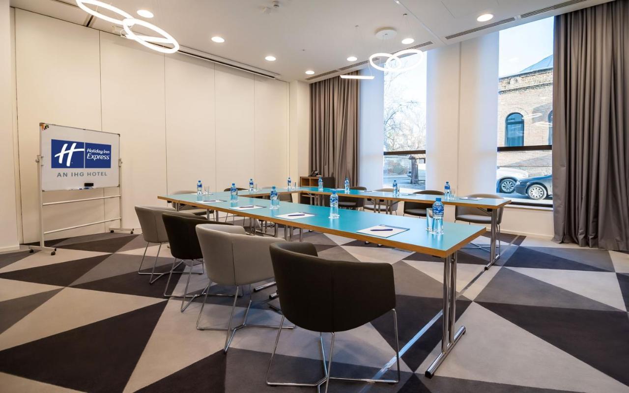 Holiday Inn Express Tbilisi Avlabari By Ihg Exterior photo