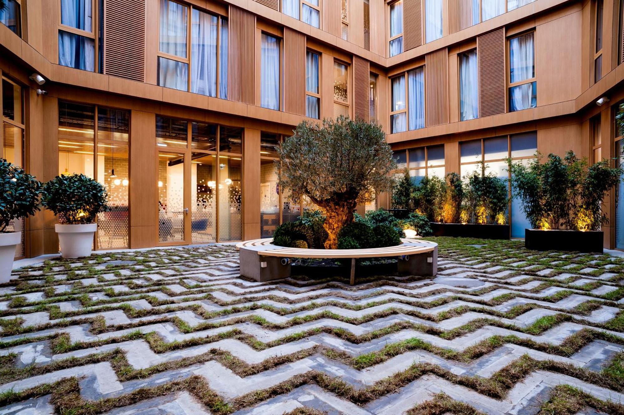 Holiday Inn Express Tbilisi Avlabari By Ihg Exterior photo