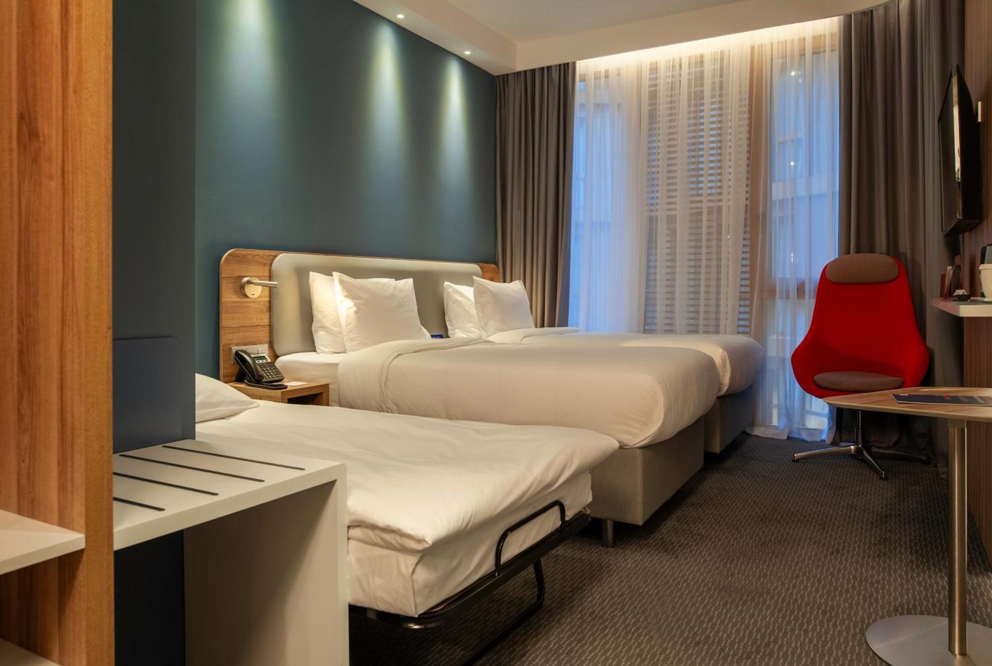 Holiday Inn Express Tbilisi Avlabari By Ihg Exterior photo