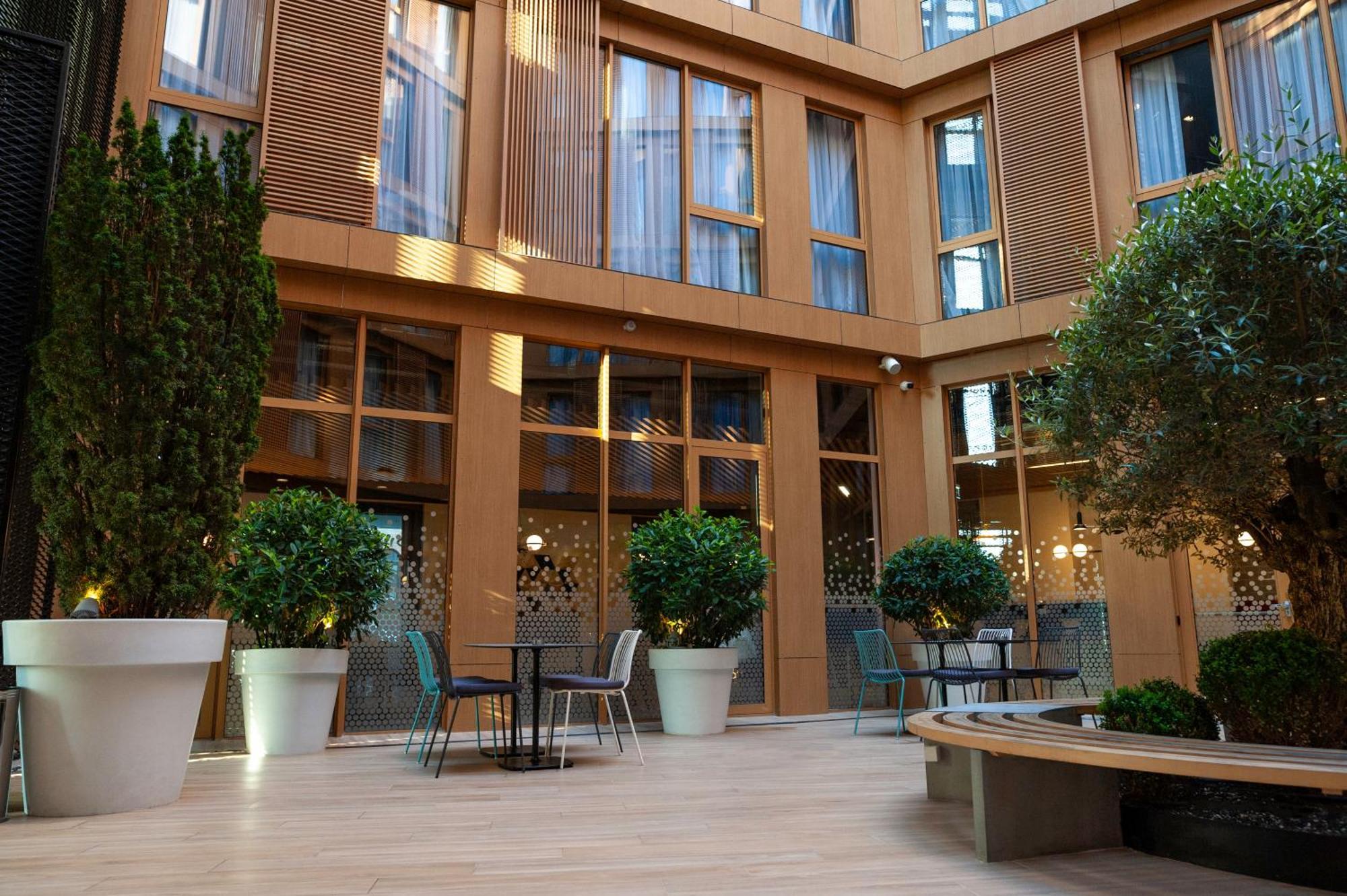 Holiday Inn Express Tbilisi Avlabari By Ihg Exterior photo
