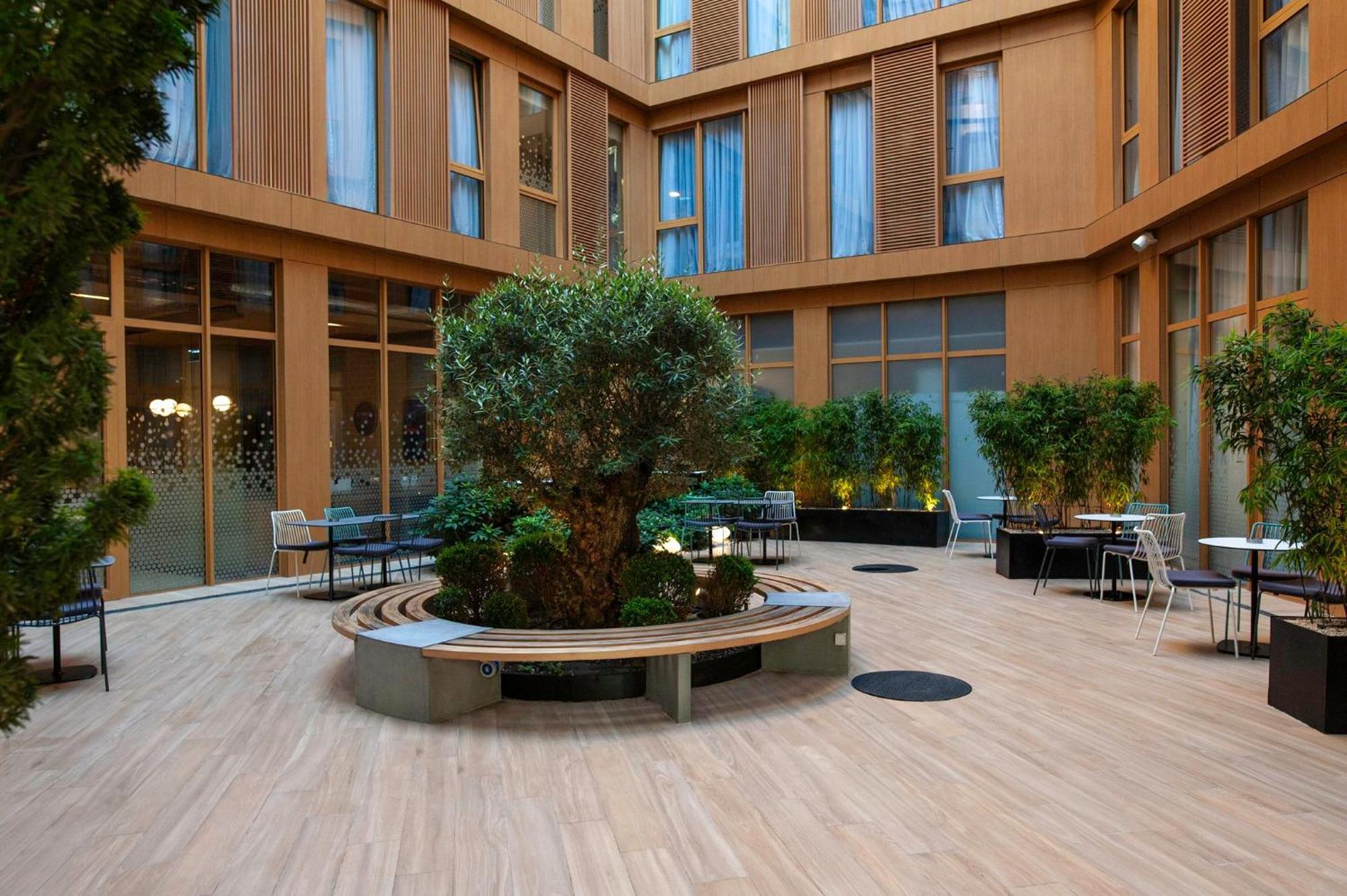 Holiday Inn Express Tbilisi Avlabari By Ihg Exterior photo